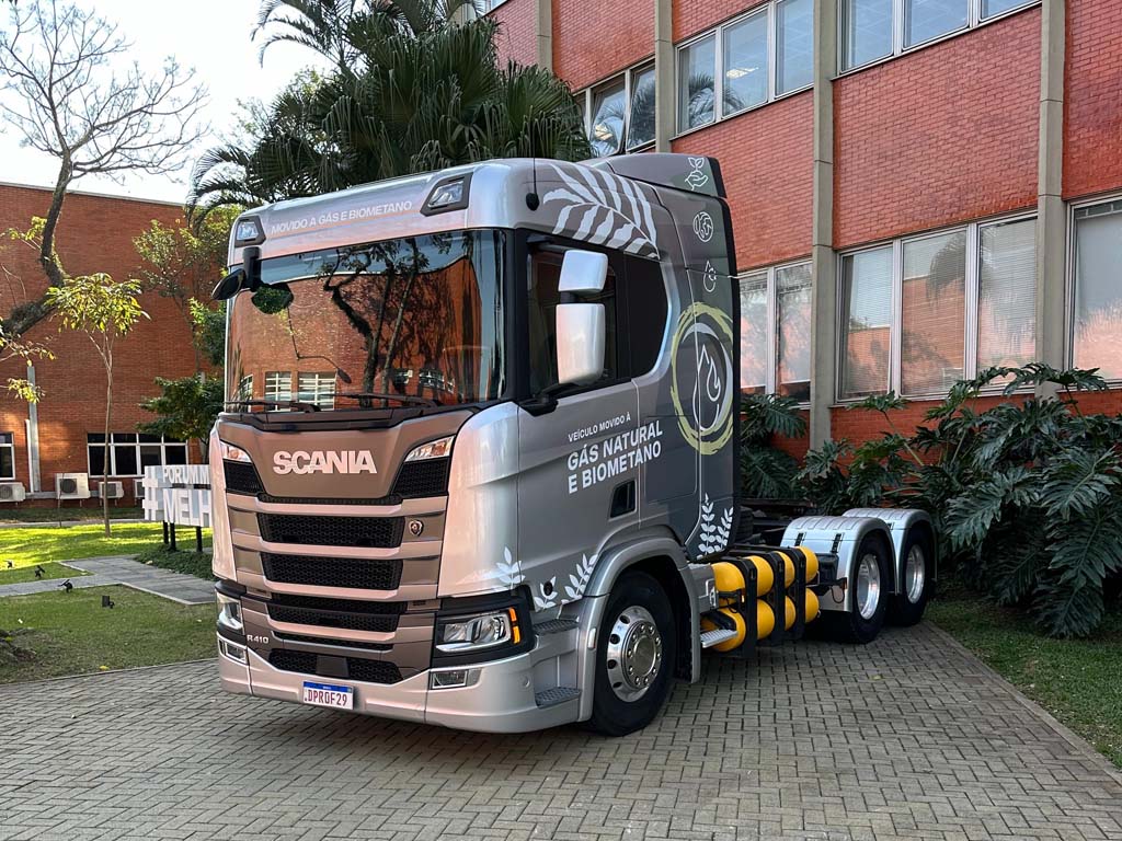 Ricardo da recicla visita fábrica da Scania em São Paulo 